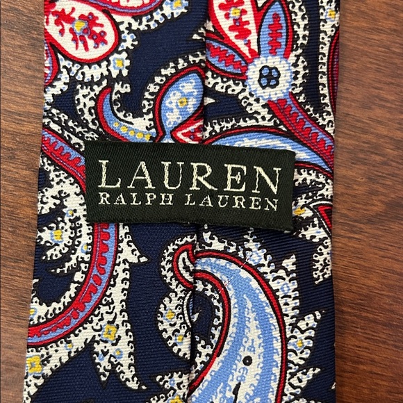 Lauren, Ralph Lauren 100% Silk Elegant Paisley Men's Tie in Red and Blue - Picture 8 of 11